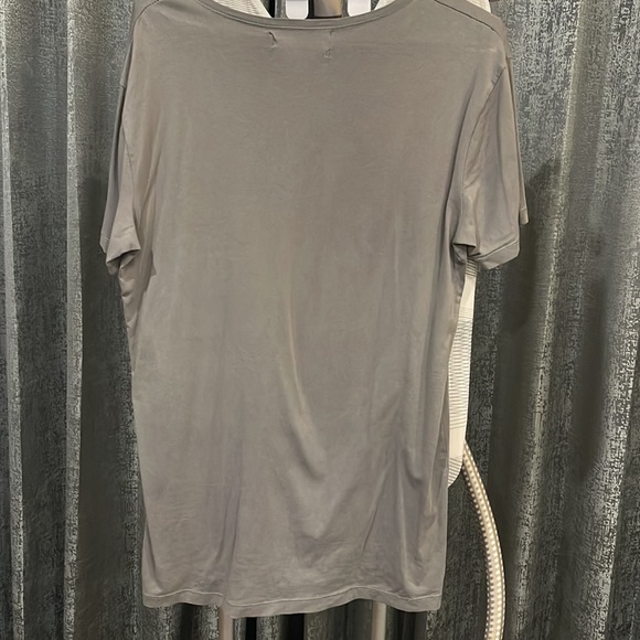 Smart Essential Basic Round Neck Tshirt - Picture 4 of 4